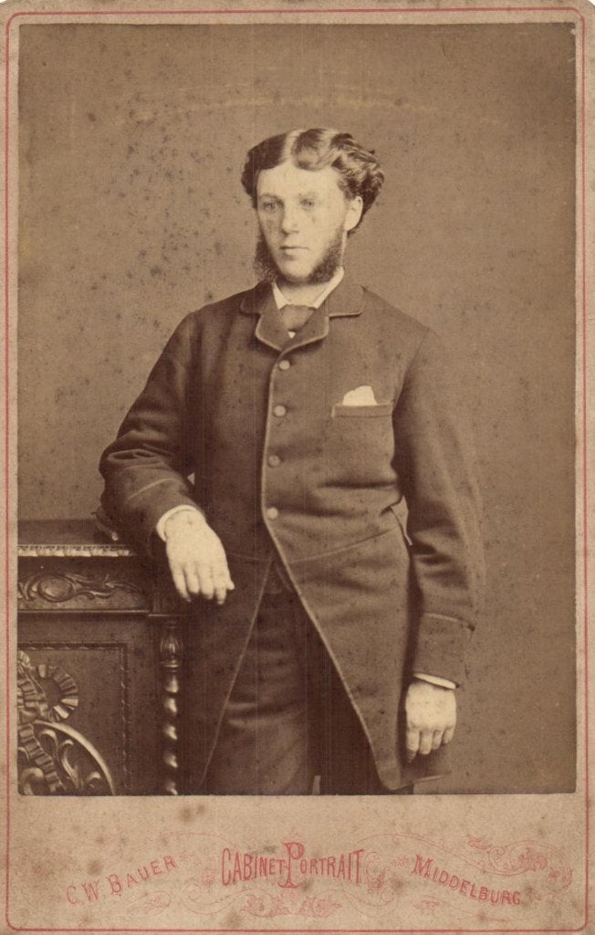 Kabinet foto - C.W. Bauer -Middelburg -Heer in fraai kostuum, Gebruikt, Verzenden, Foto, Klederdracht