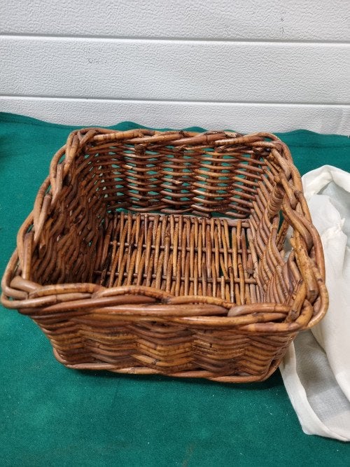 Mandje gevlochten hout vierkant, Ophalen of Verzenden, 'T Olde Gre-j, Info@toldegrej.nl, Endepoelstraat 20f Didam