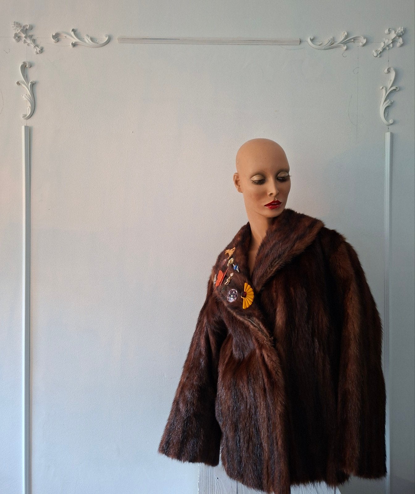 Vintage bontjasje met oude broches, Ophalen of Verzenden