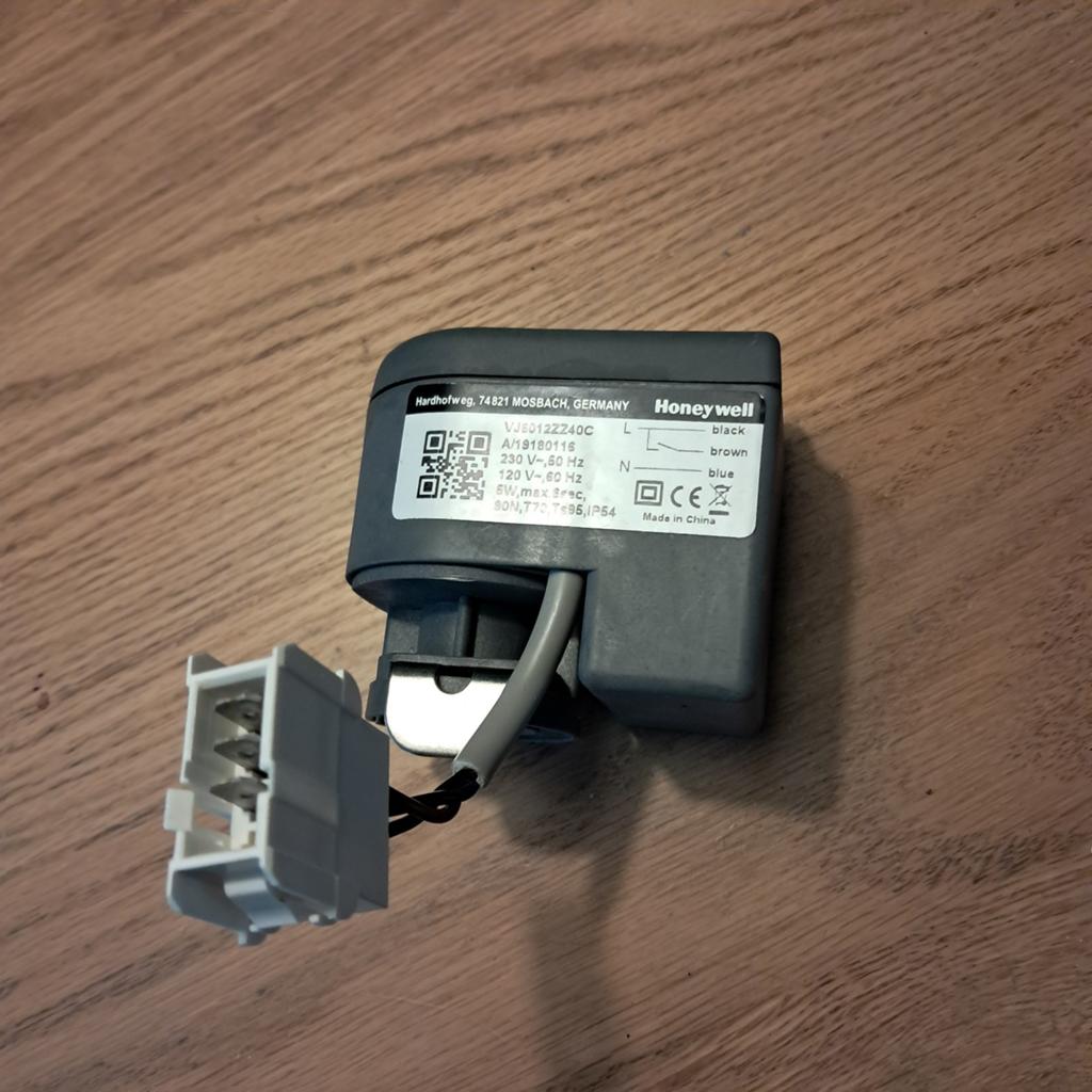 Atag motor driewegklep honeywell VJ6012ZZ40C 230v S4855500, Doe-het-zelf en Verbouw, Verwarming en Radiatoren, Gebruikt, Minder dan 30 cm