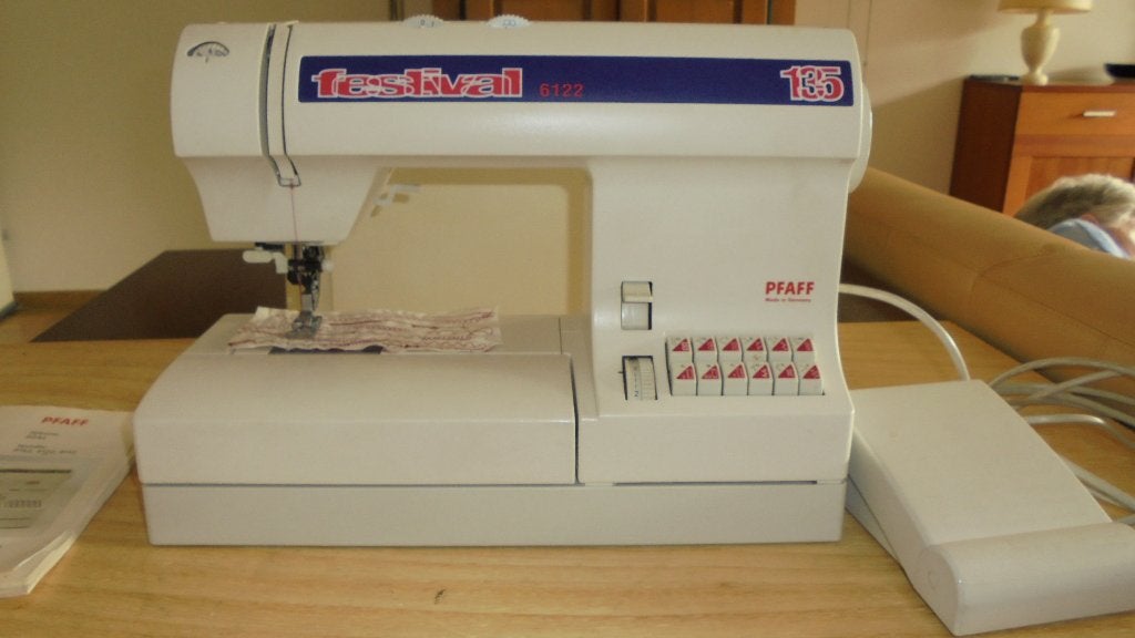 Te koop, PFAFF 6122 NAAIMACHINE MET BOVEN TRANSPORT., Ophalen of Verzenden, Zo goed als nieuw, Naaimachine, Pfaff