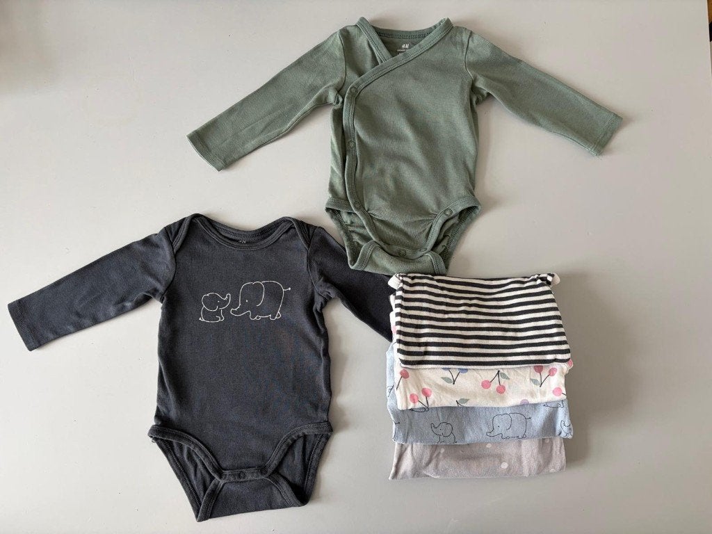 6 H&M baby rompers van 100% biologisch katoen, maat 62, Nacht- of Onderkleding, Jongetje of Meisje, H&M, Ophalen of Verzenden