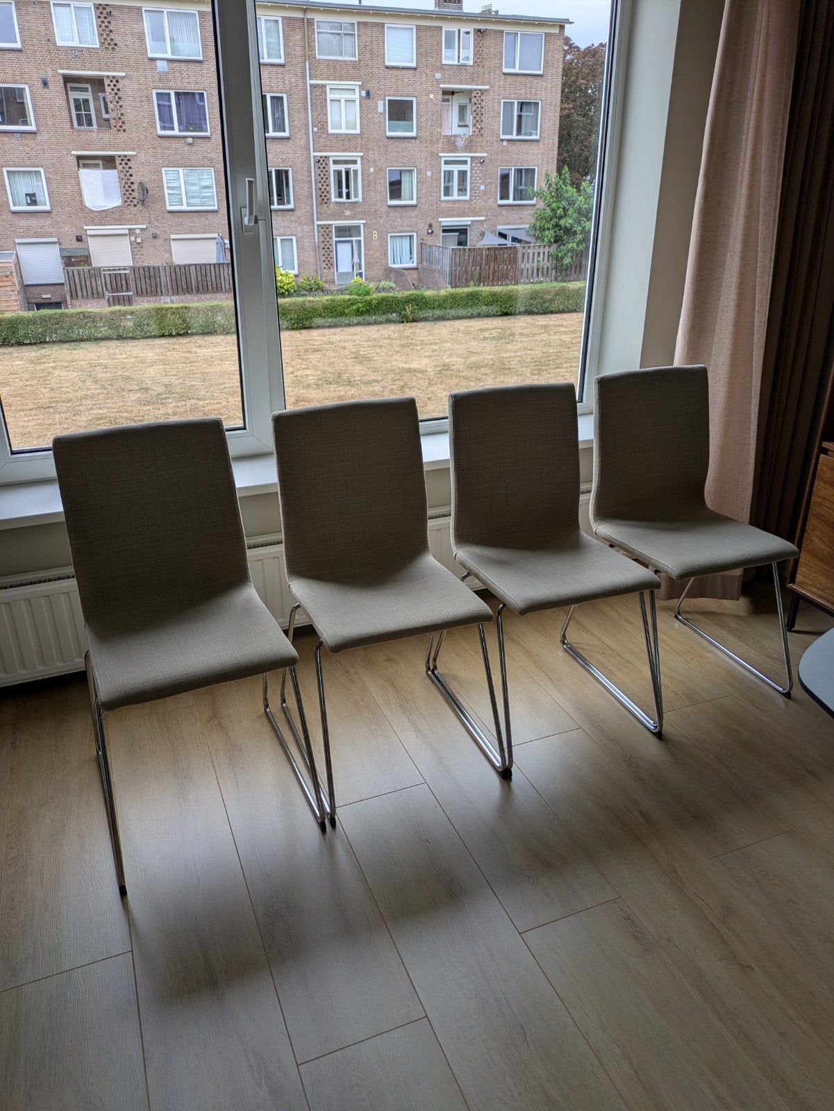 vier eettafelstoelen zandkleur/beige, Huis en Inrichting, Stoelen, Ophalen, Gebruikt, Overige kleuren, Vier