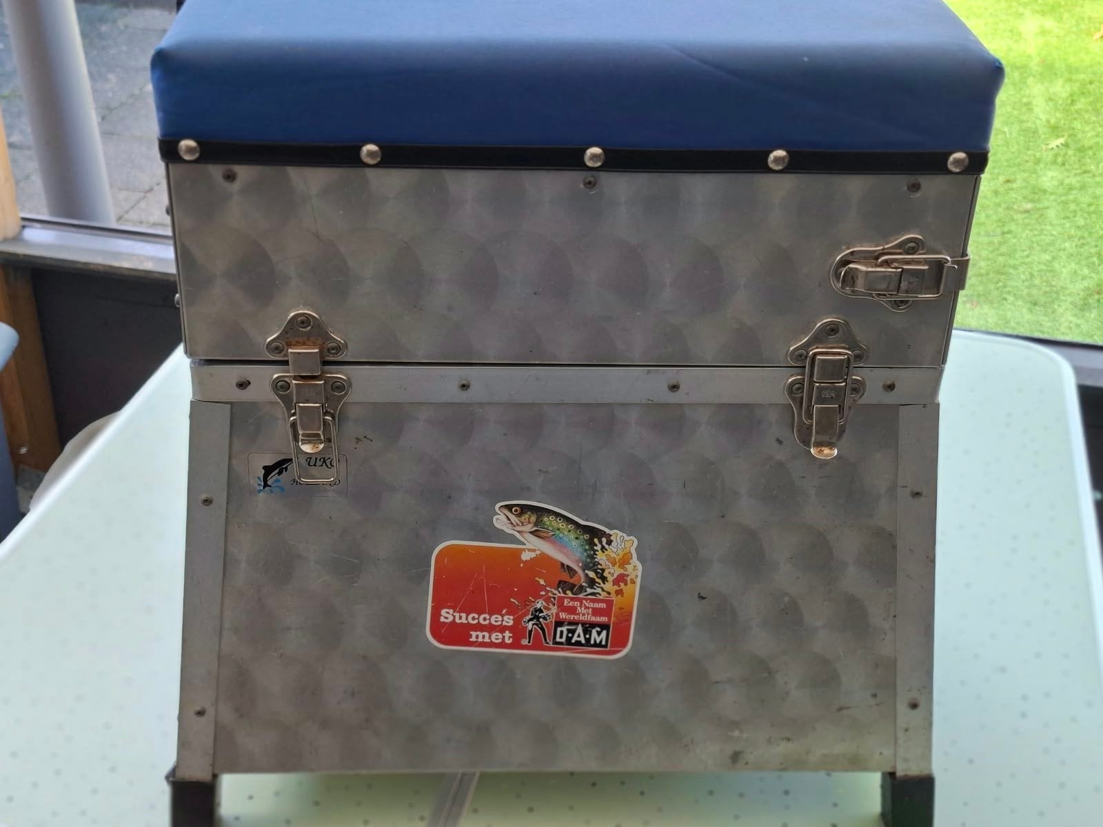 Aluminium viskoffer met zitje en opberglades, Watersport en Boten, Ophalen of Verzenden, Gebruikt, Koffer of Tas