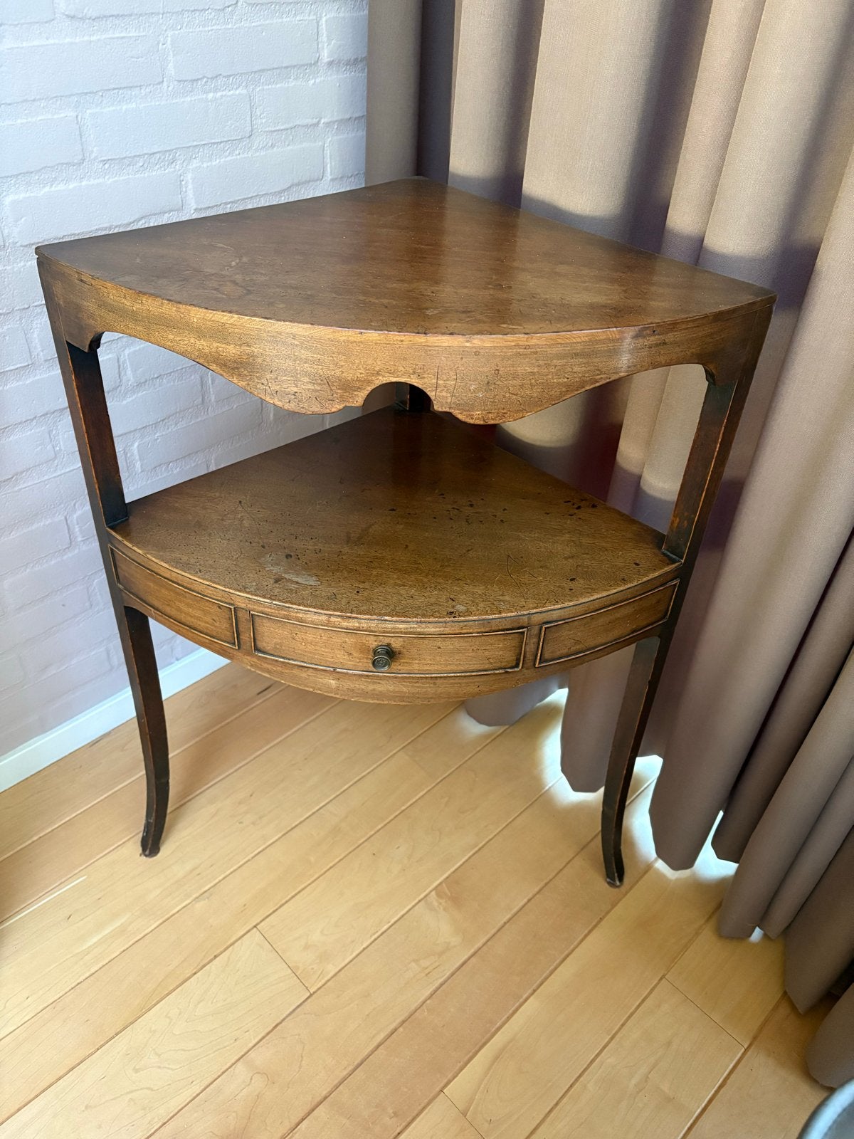 Antieke hoektafel met lade - Elegant en functioneel, Antiek en Kunst, Ophalen