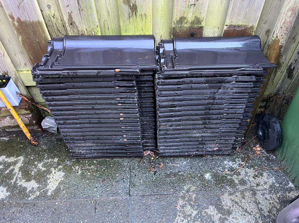 Dakpannen 37 st - gratis, Ophalen, Steen of Klei, Minder dan 5 m², Dakpannen