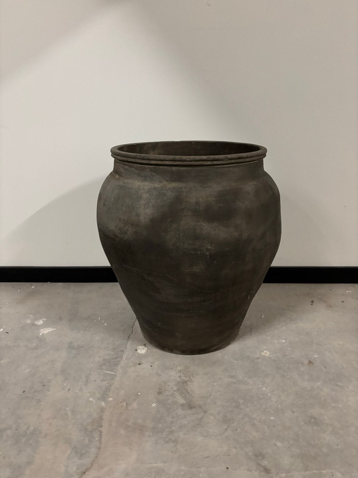 Grote vintage aardewerken pot - 65 cm hoog, Antiek en Kunst, Antiek | Vazen, Ophalen