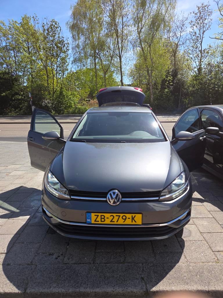 Volkswagen Golf 1.0 TSI 115pk Bluemotion 5D 2019 Grijs, Auto's, Volkswagen, Particulier, Golf, ABS, Adaptieve lichten, Adaptive Cruise Control