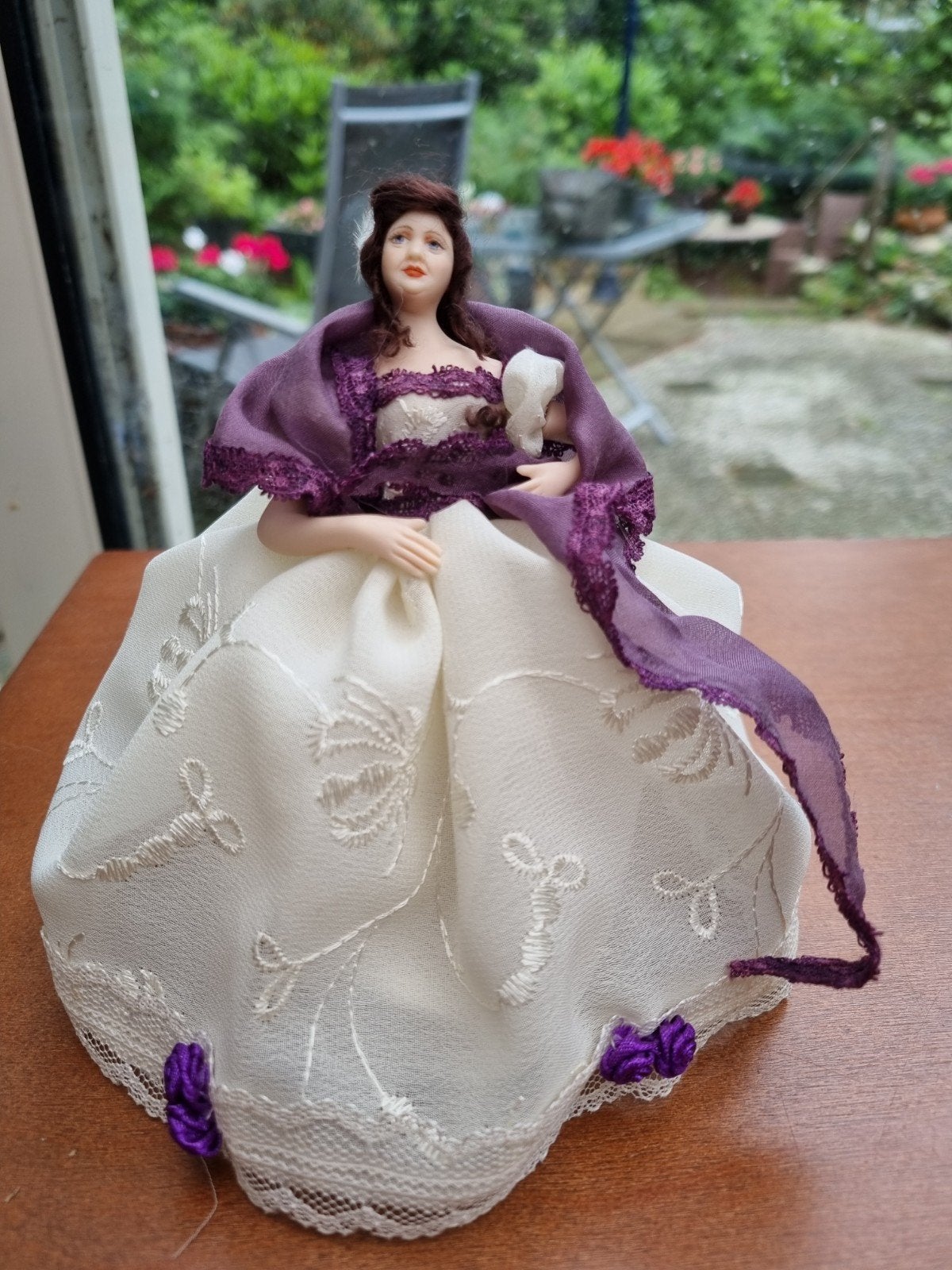 Erg mooi popje voor poppenhuis 1.12, Ophalen of Verzenden, Zo goed als nieuw, Poppenhuis