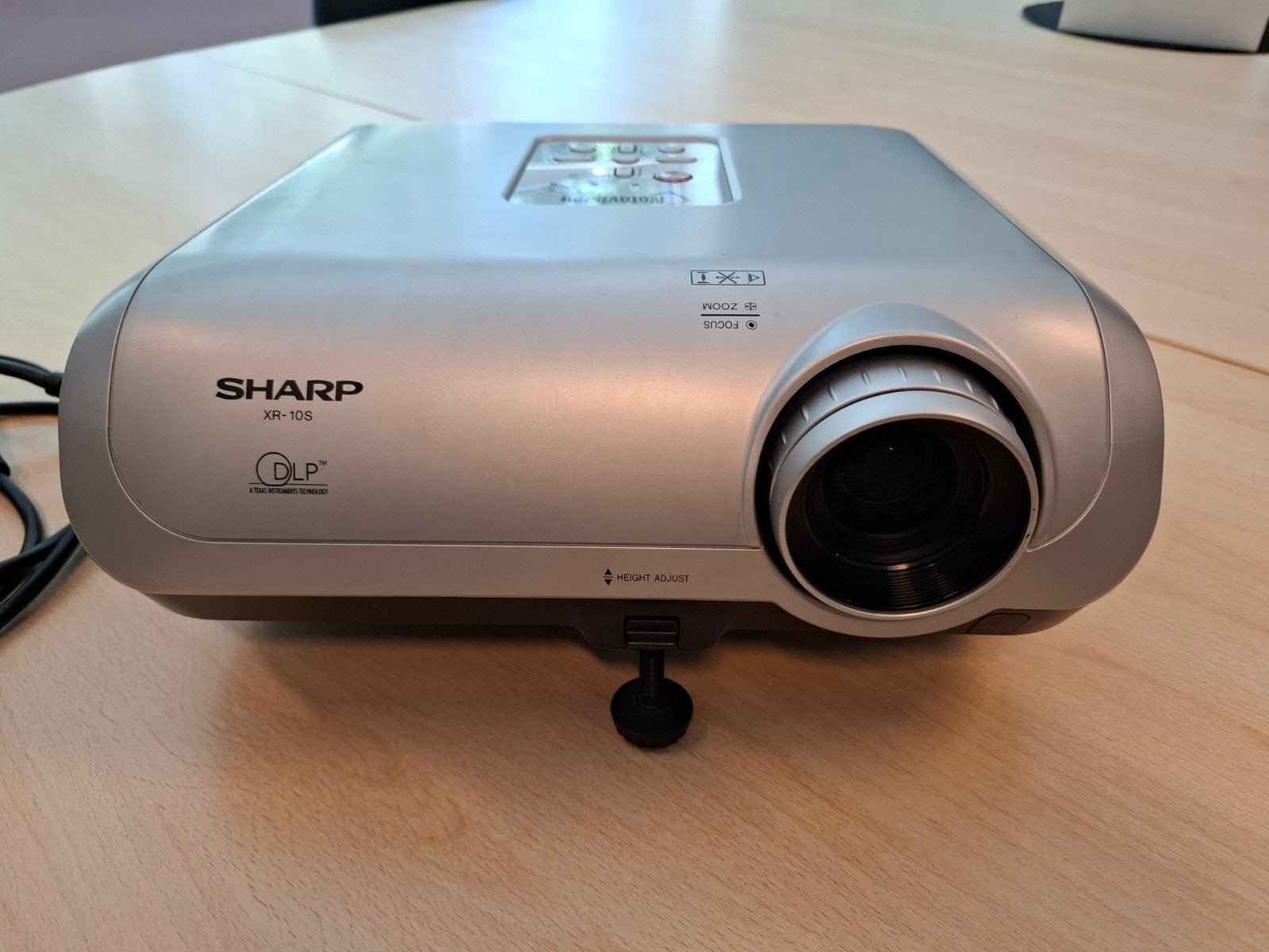 Sharp XR-10S DLP Beamer - Ideaal voor Thuisbioscoop/Kantoor, Ophalen