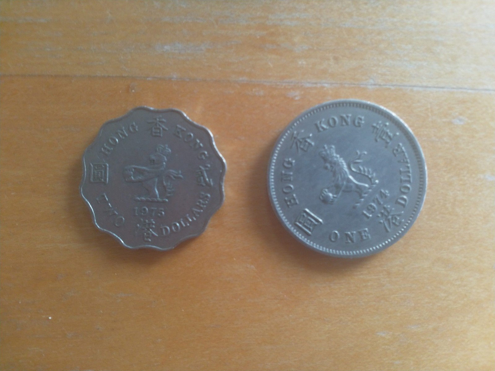 Hongkong Dollars (1 x 1 en 1 x 2 Dollar), Ophalen of Verzenden, Overige landen, Losse munt