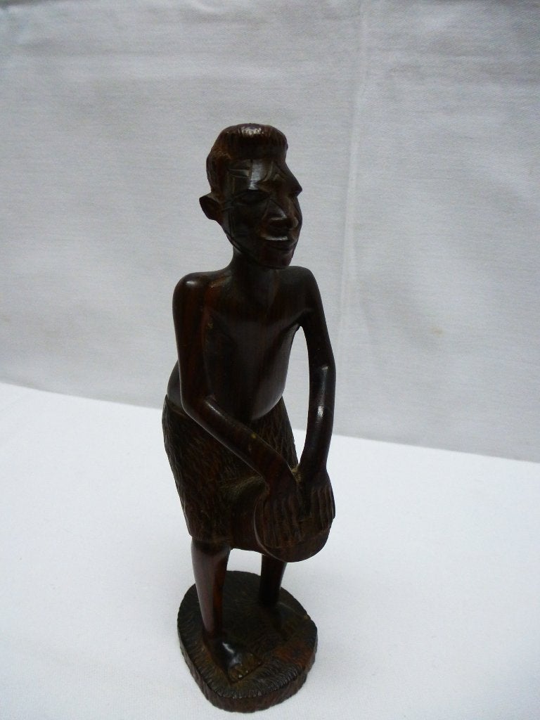 Afrikaans houten beeldje van een trommelaar (muzikant), Ophalen of Verzenden, Nieuw, Mens