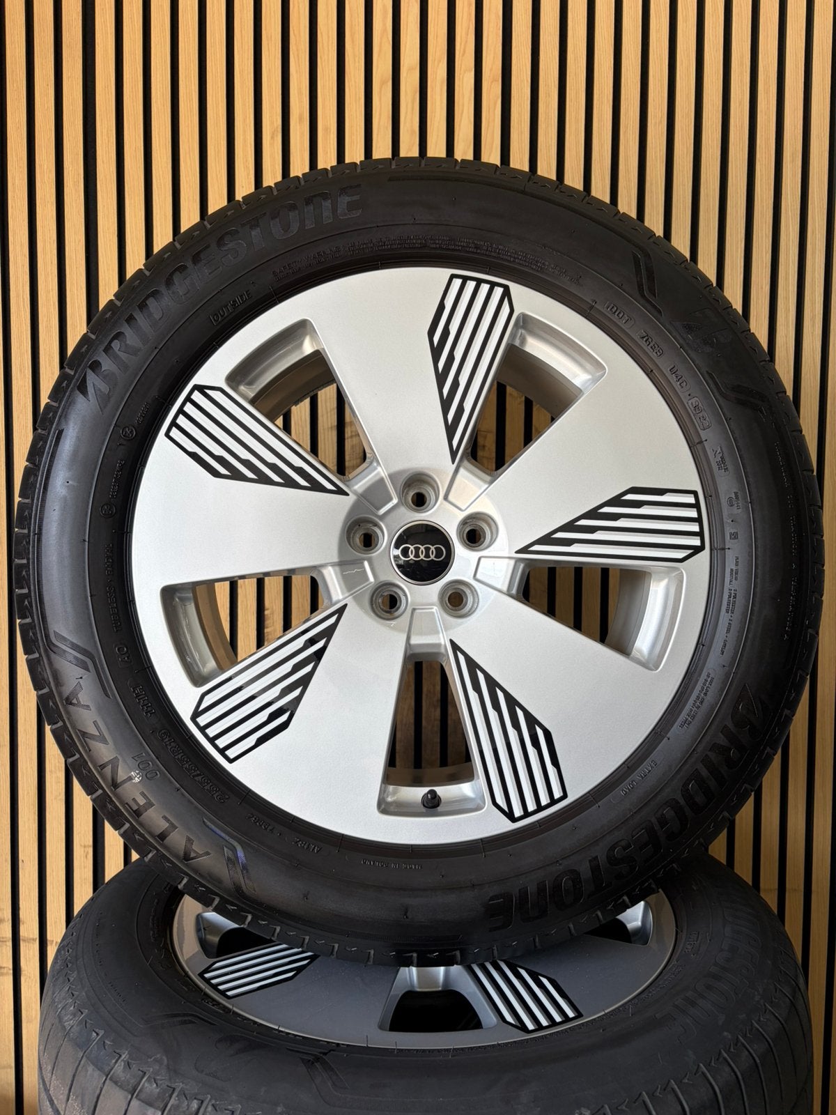 Originele 19” Audi Etron E-Tron Zomerbanden Zomerset, 19 inch, Audi, Gebruikt, 255 mm