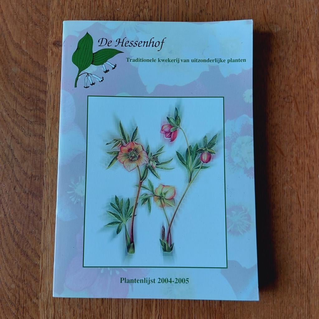 De Hessenhof Plantenlijst 2004-2005, Boeken, Gelezen, De Hessenhof, Ophalen of Verzenden, Tuinieren en Tuinplanten