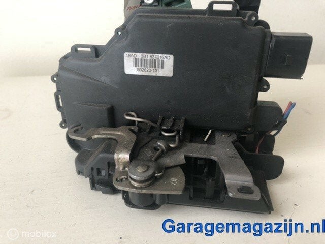 Portierslot mechanisme rechtsvoor VW Passat 992620-101, Auto-onderdelen, Gebruikt, Volkswagen, Ophalen of Verzenden, Volkswagen