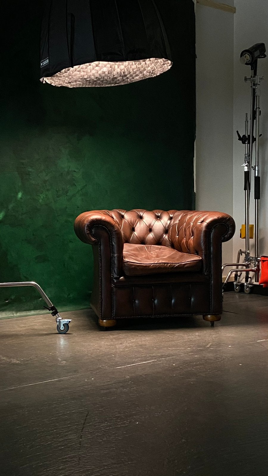 Chesterfield stoel op wieltjes., Huis en Inrichting, Ophalen, Gebruikt, Eenpersoons, Minder dan 150 cm