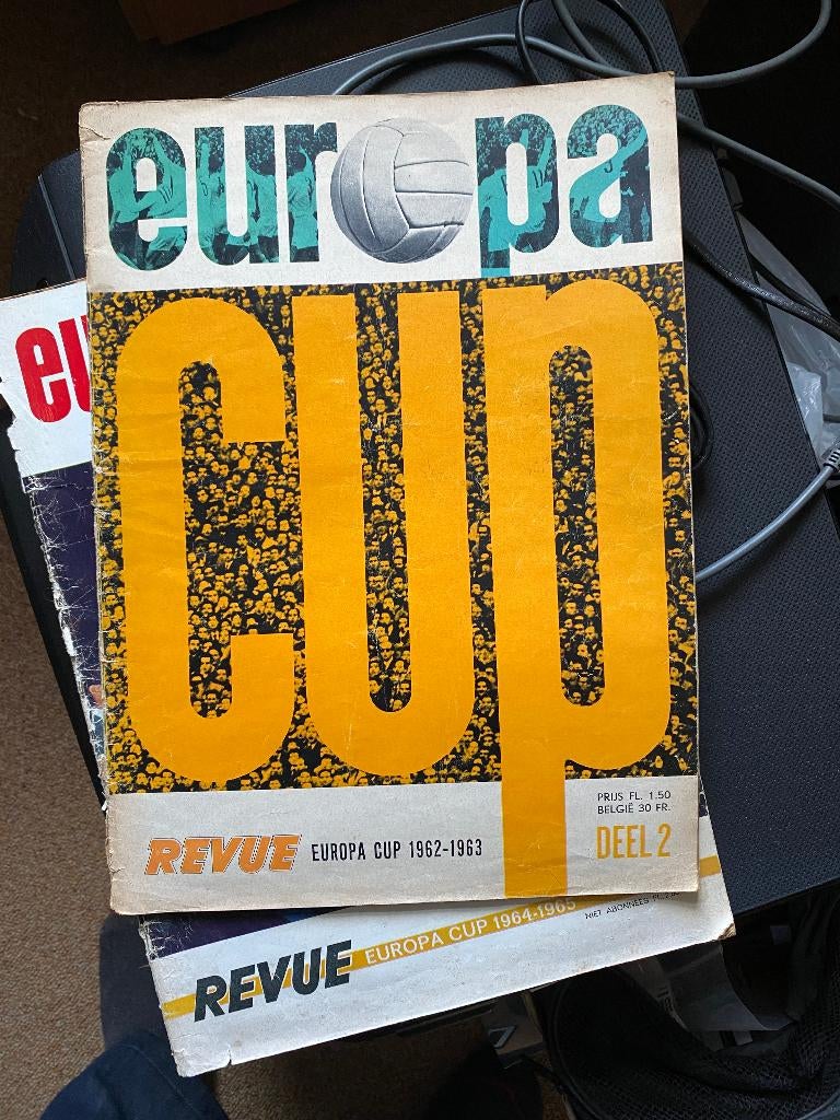Voetbalverzameling - Revue Europacup voetbal, Ophalen of Verzenden, Gebruikt, Overige sporten, Boek of Tijdschrift