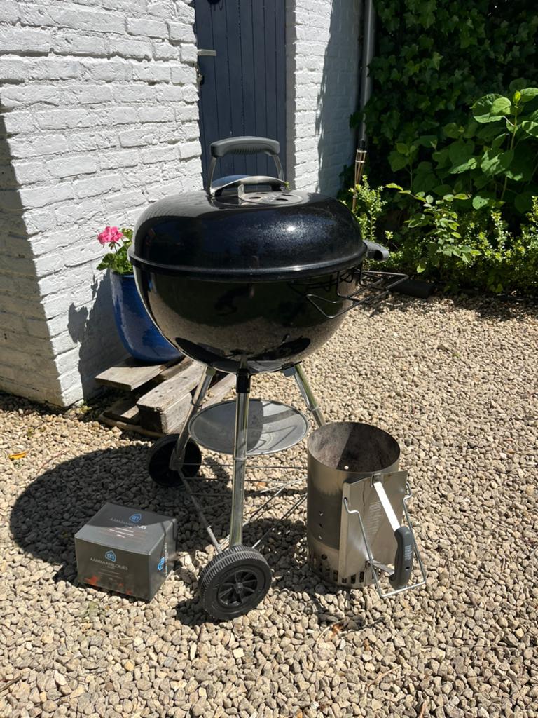 Weber Compact Kettle houtskool bbq met briketten starter, Ophalen, Gebruikt