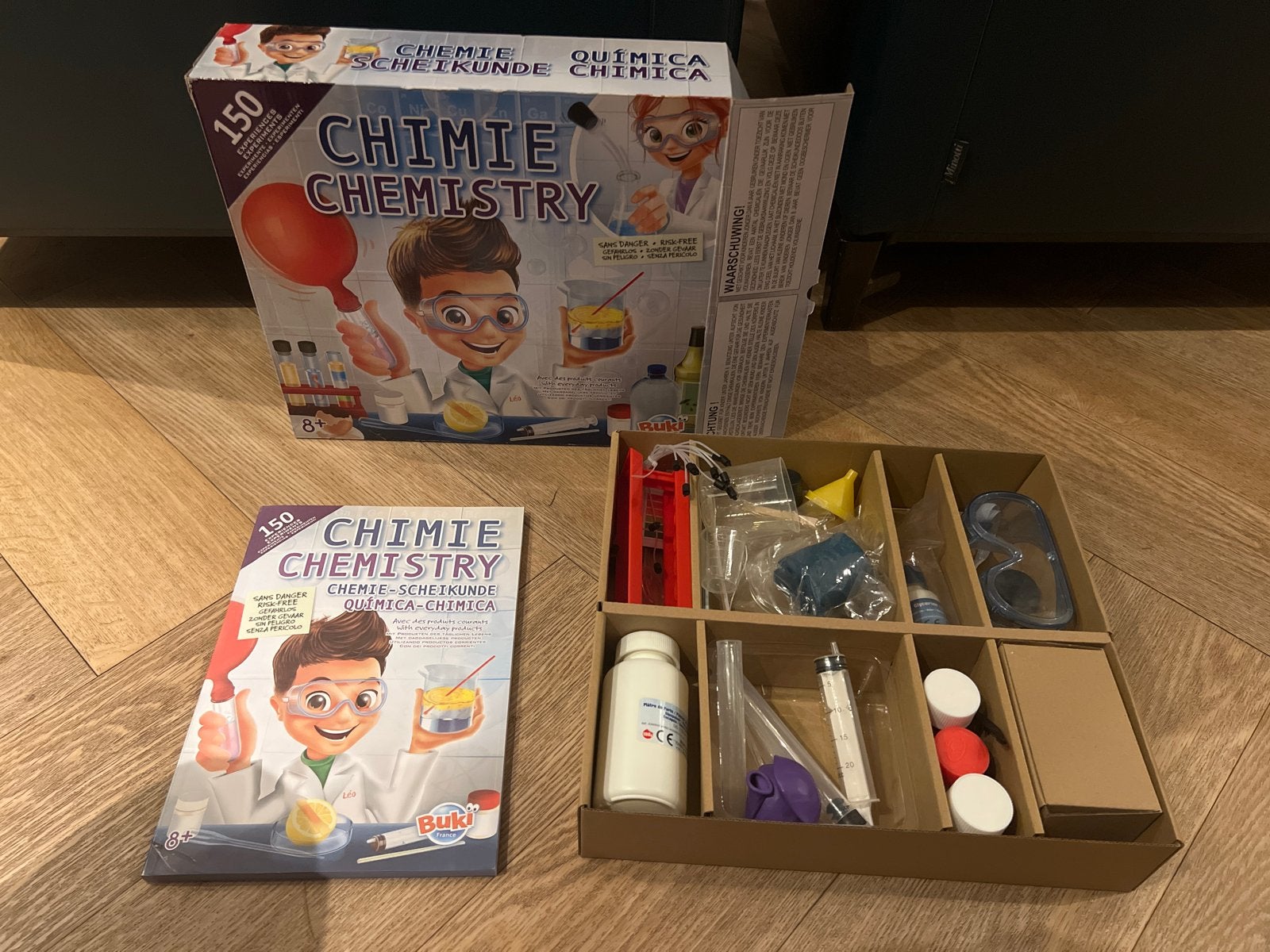 Buki Chemistry 150 Experimenten Scheikundedoos, Kinderen en Baby's, Speelgoed | Educatief en Creatief, Ophalen of Verzenden, Zo goed als nieuw
