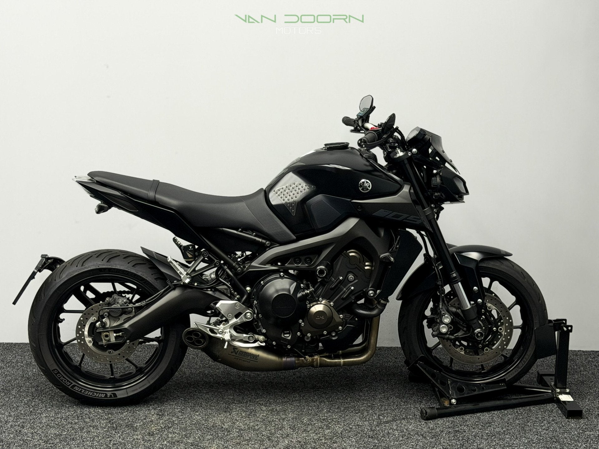 Yamaha MT-09 ABS | NL | Akrapovic | Full option! | QS | MT 0, Info@vandoornmotors.nl, Kraaivenstraat 23-5
5048AB  TILBURG, NL