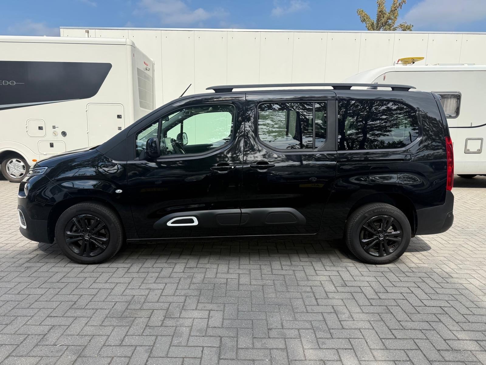 Citroën Berlingo L2 Rolstoelauto 5+1 Automaat - Alle opties, Auto's, Dealer onderhouden, Gebruikt, Zwart, 14 km/l