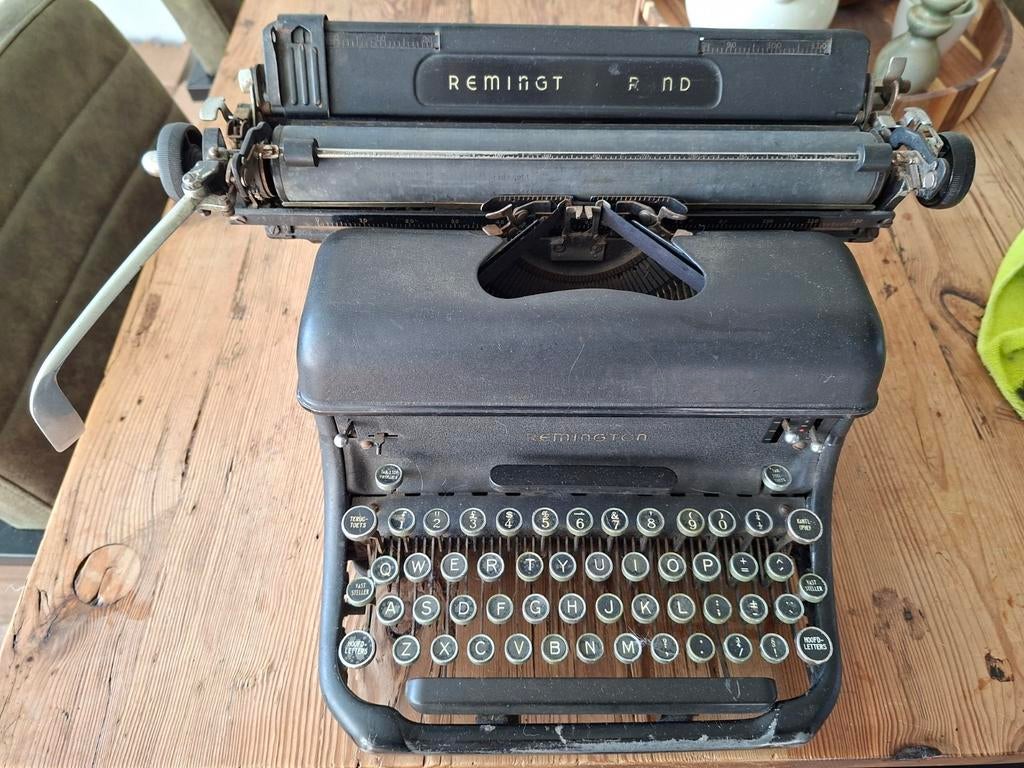 Antieke remington typemachine, Ophalen