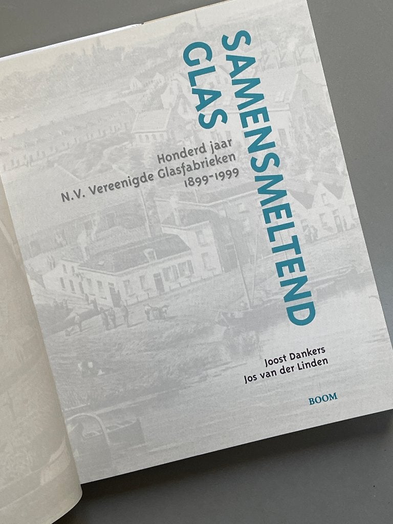 Samensmeltend glas N.V. Vereenigde Glasfabrieken 1899-1999, Ophalen of Verzenden, 20e eeuw of later, Zo goed als nieuw