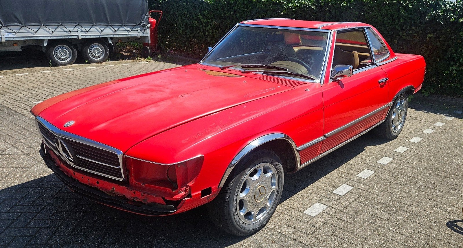 Mercedes-Benz 350SL R107 Cabriolet met Hardtop, Auto's, Oldtimers, Particulier, Mercedes-Benz, Benzine, Cabriolet, Automaat, Rood