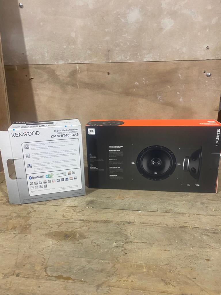 Kenwood DAB radio plus jbl boxen, Ophalen of Verzenden, Nieuw