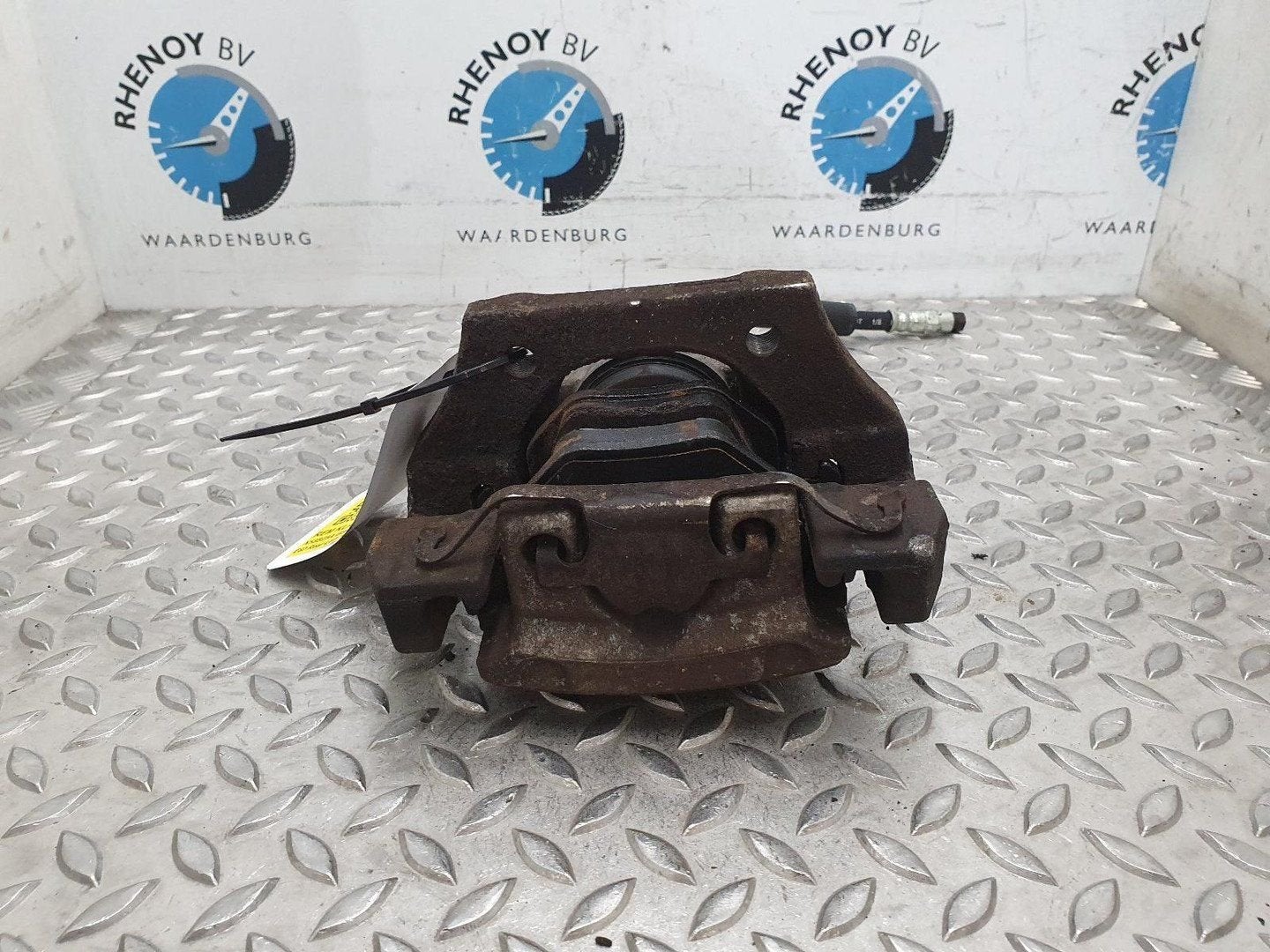 BMW 5 SERIES 523I E60LCI REM KLAUW 2008, Ophalen of Verzenden, Gebruikt, ARN erkend