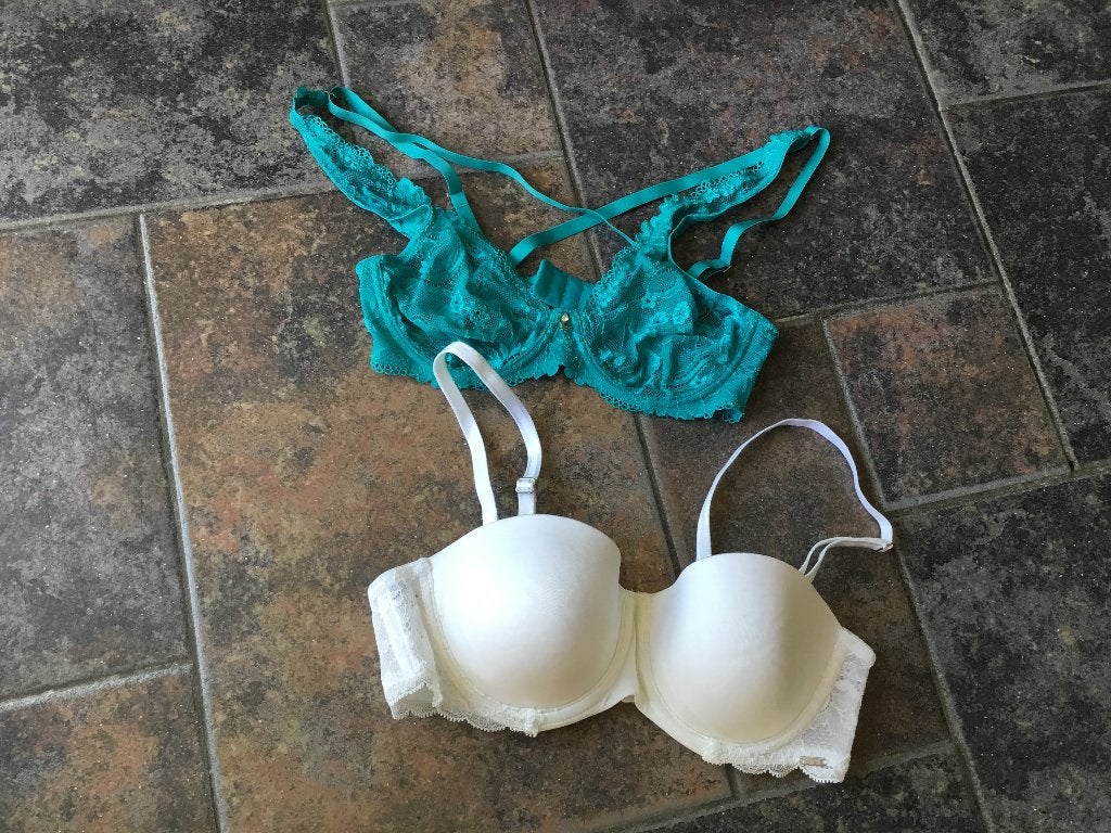 2 BH Sapph groen en wit Hunkemöller 75B(hooguit 1xaangehad), Hunkermoller, Ophalen, Overige kleuren, BH
