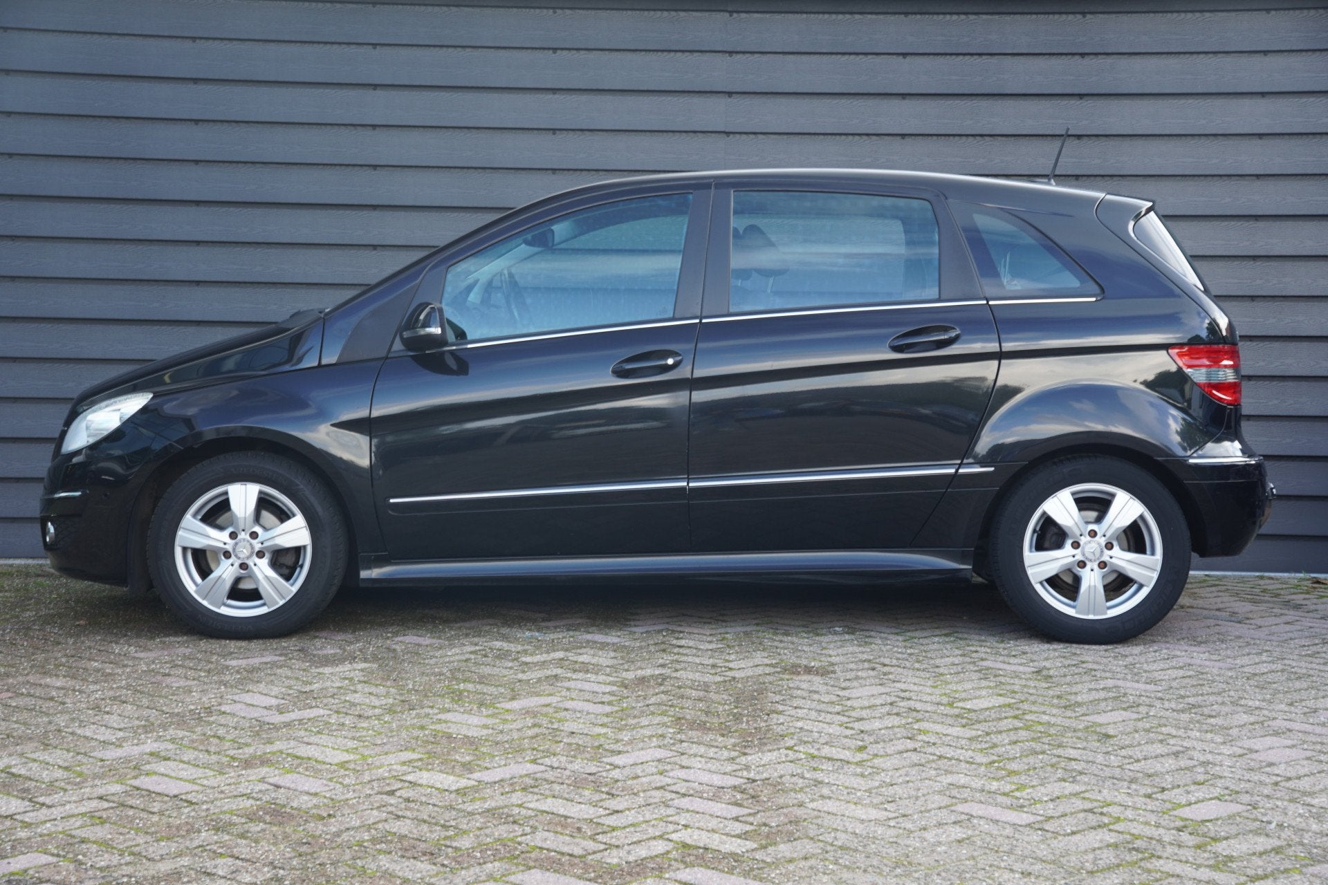Mercedes-Benz B-Klasse 180 - AUTOMAAT - AIRCO - TREKHAAK - C, Euro 5, Stof, Gebruikt, Zwart