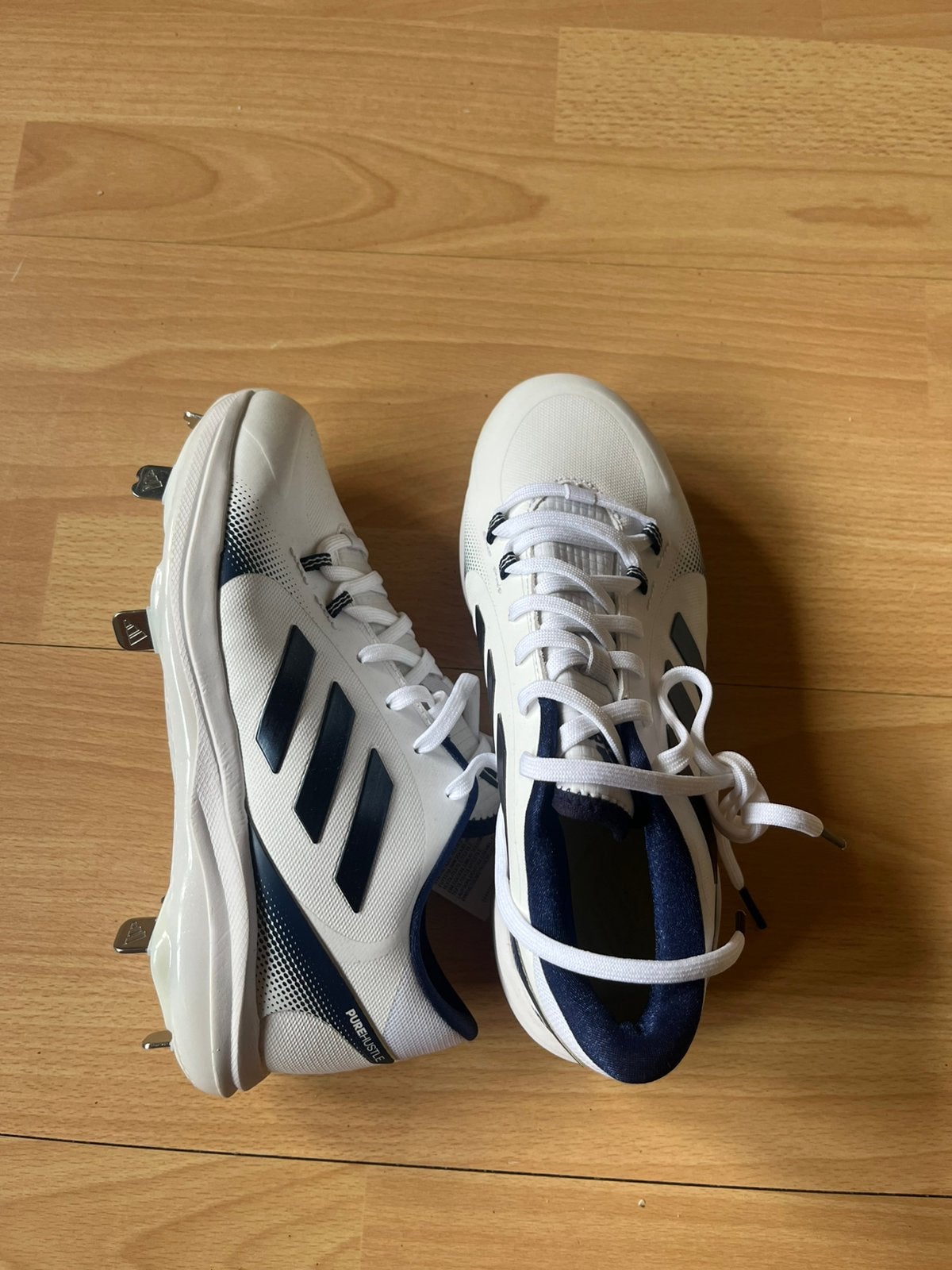 Softbal cleats/spikes metaal navy en wit, Ophalen of Verzenden, Nieuw, Softbal, Schoenen