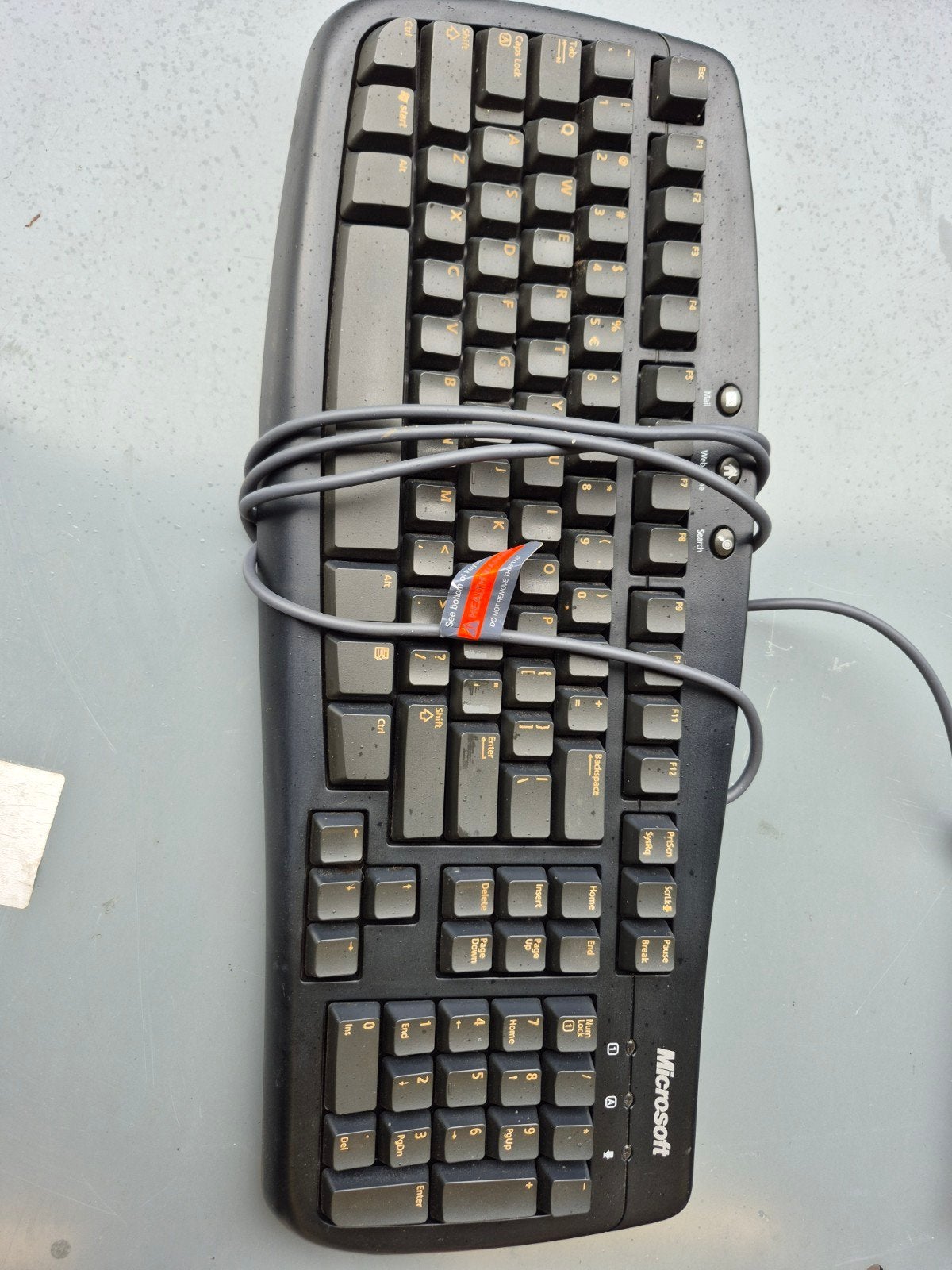 Microsoft Ergonomisch Bedraad Toetsenbord - Qwerty, Computers en Software, Toetsenborden, Ophalen, Gebruikt, Multimediatoetsen