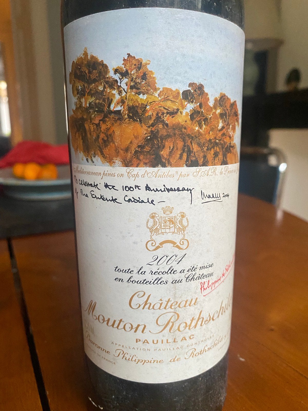 Château Mouton Rothschild 2004 - etiket door Koning Charles, Ophalen, Zo goed als nieuw, Frankrijk, Rode wijn