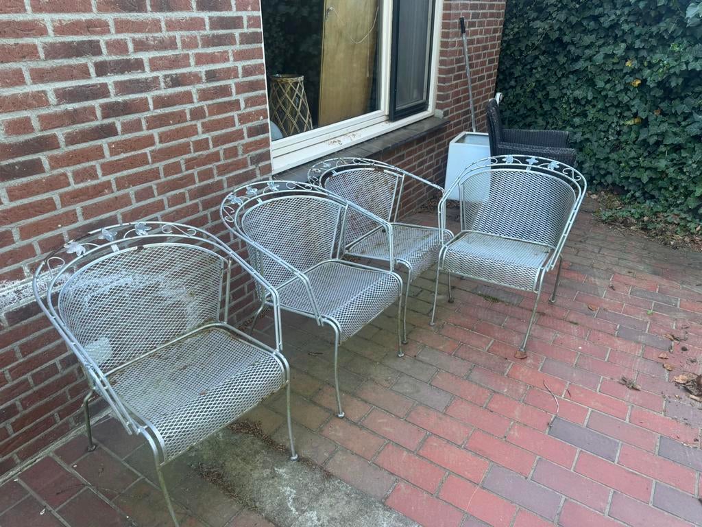 4x vintage smeedijzeren tuinstoelen, Tuin en Terras, Tuinsets en Loungesets, Ophalen, Zo goed als nieuw, Overige materialen, 2 zitplaatsen