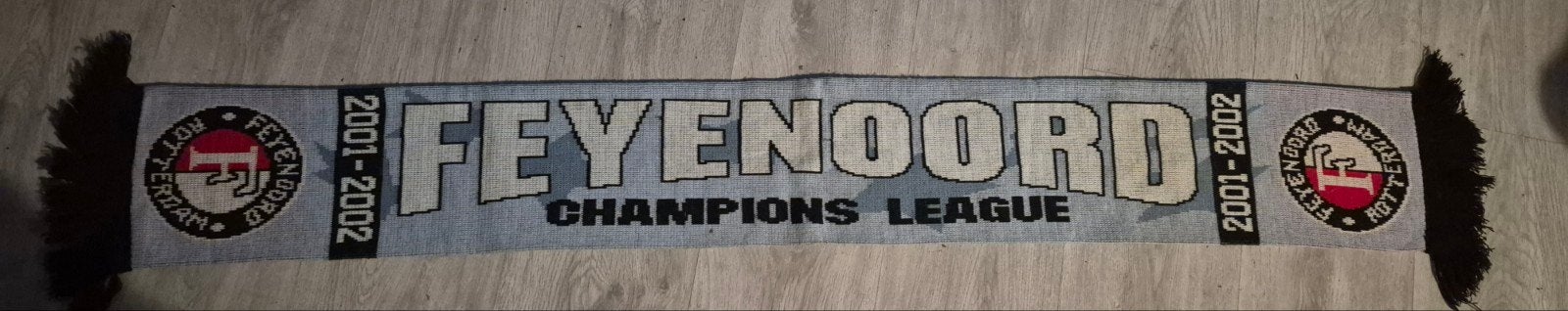 Feyenoord Champions League Sjaal 2001-2002, Verzenden