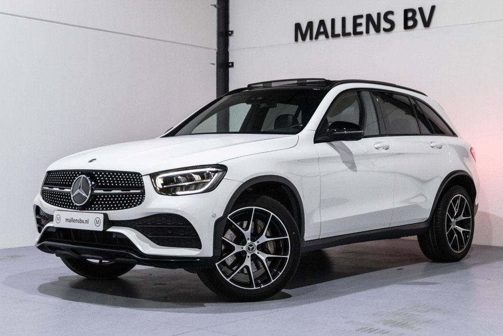 Mercedes-Benz GLC-klasse 300e 4MATIC AMG/PANO/TREKHAAK/360/N, Auto's, Automaat, 14 kWh, Gebruikt, 4 cilinders