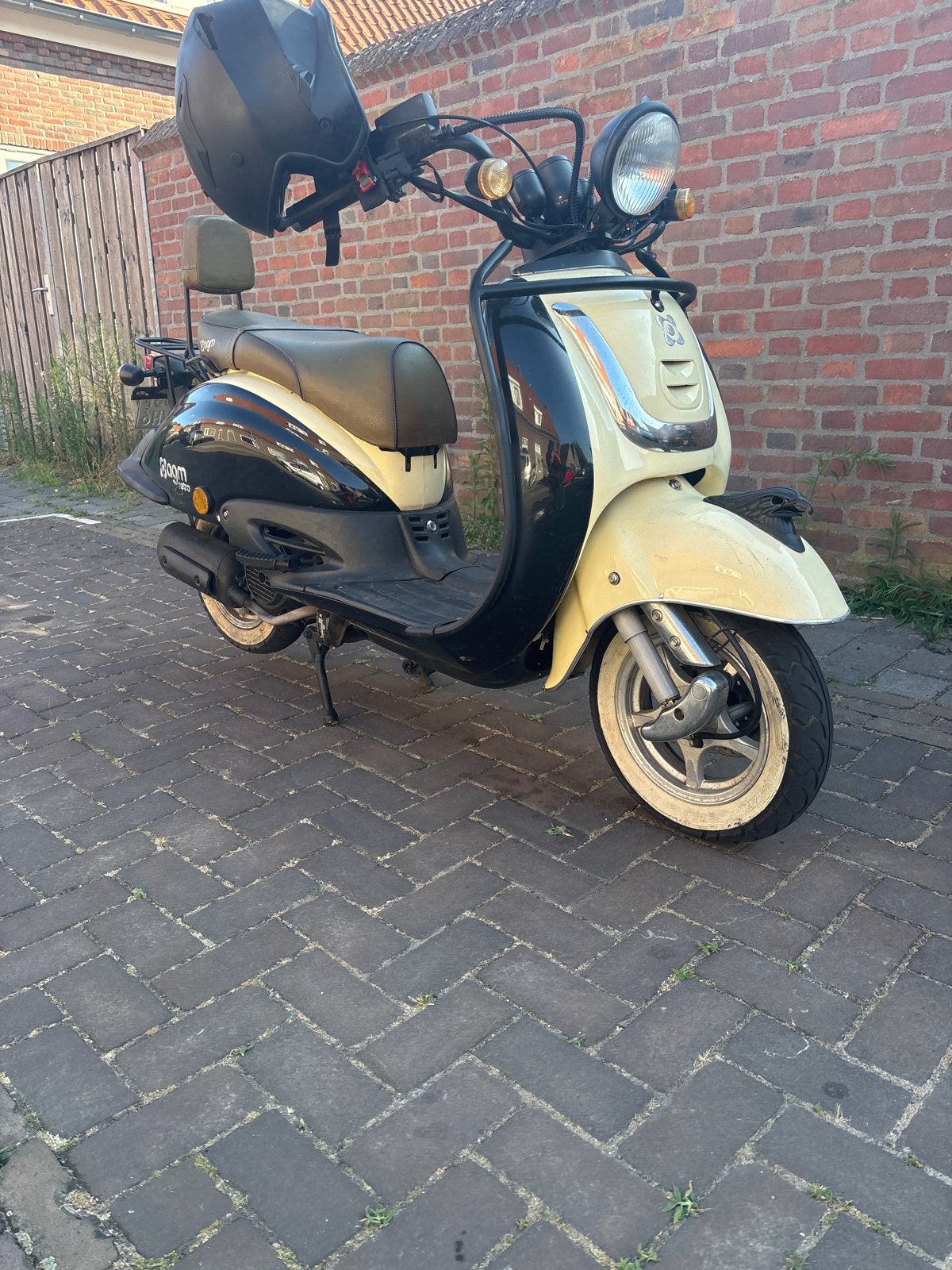 AGM Retro Scooter 125cc - Zwart/Crème, Ophalen, Gebruikt, Maximaal 45 km/u, Benzine