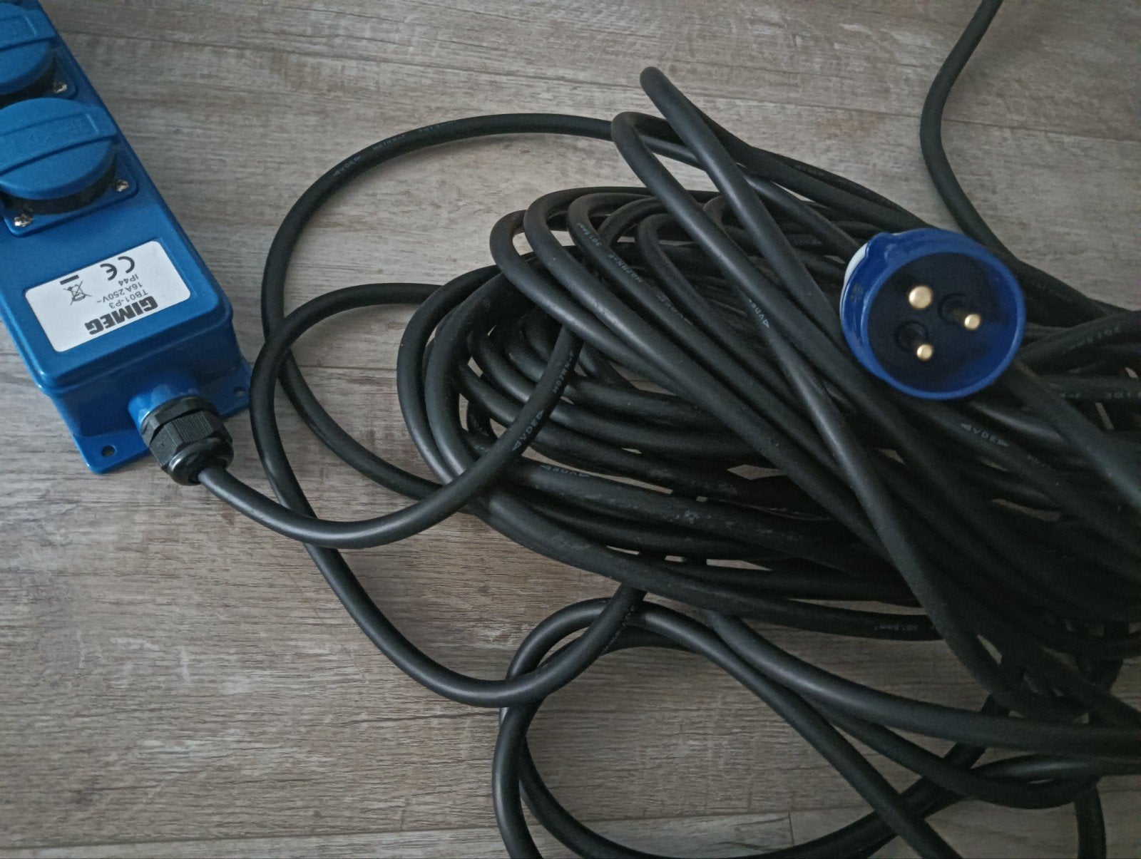 CEE stekkerdoos met extra snoer voor vouwwagen/caravan, Ophalen, Gebruikt