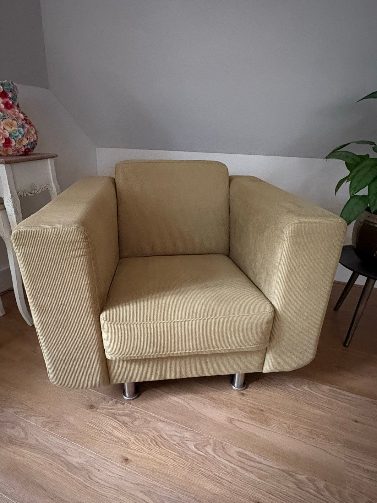 Comfortabele fauteuil in olijfgroen ribstof, Ophalen, Gebruikt, Overige kleuren, Eén