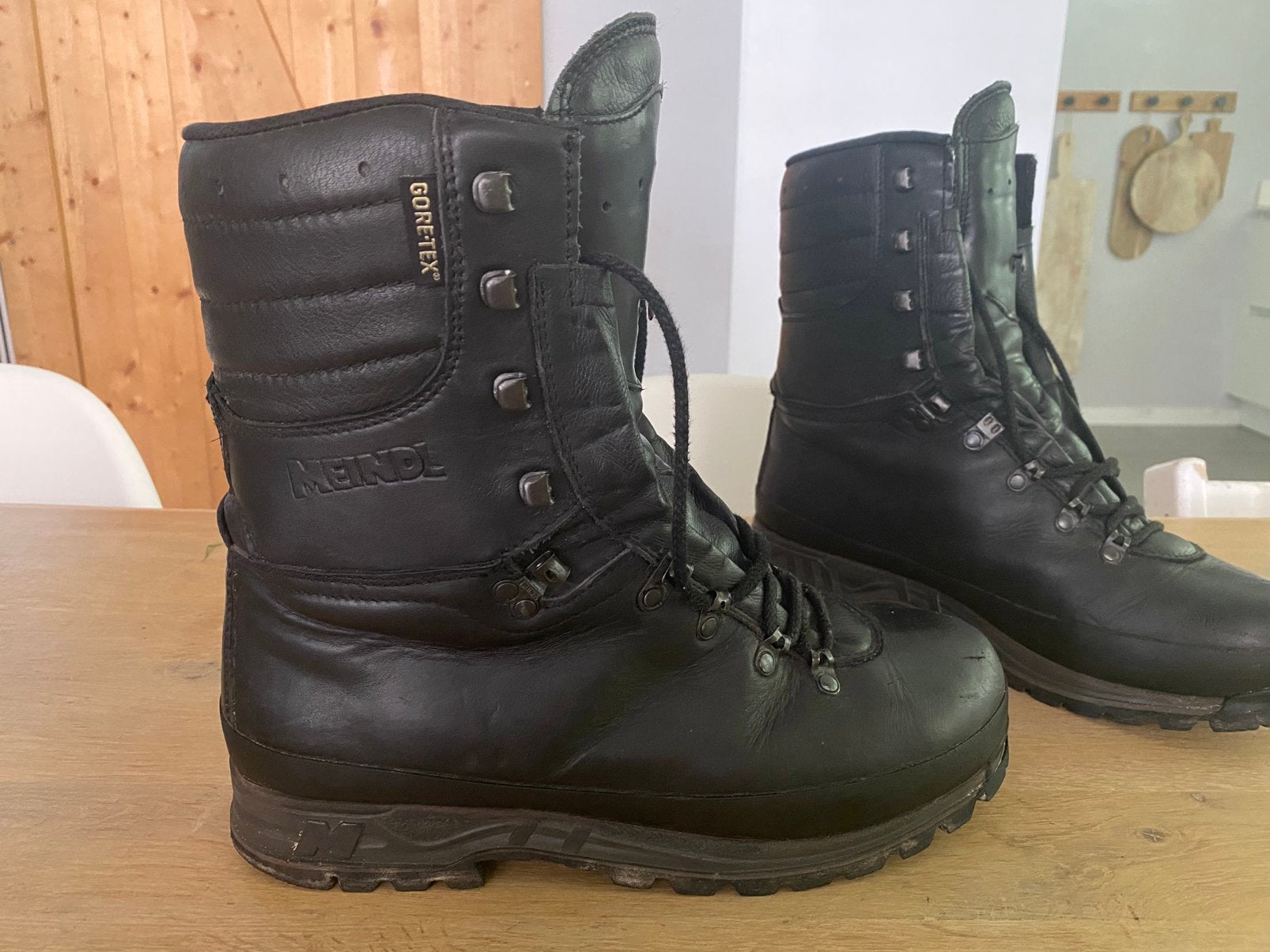 Meindl vibram gore Tex maat 45 (leger) kisten, Ophalen of Verzenden, Zo goed als nieuw, Schoenen