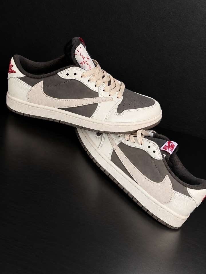 Nike Air Jordan 1 Low Travis Scott Reverse Mocha, Ophalen of Verzenden, Nieuw, Bruin, Sneakers of Gympen