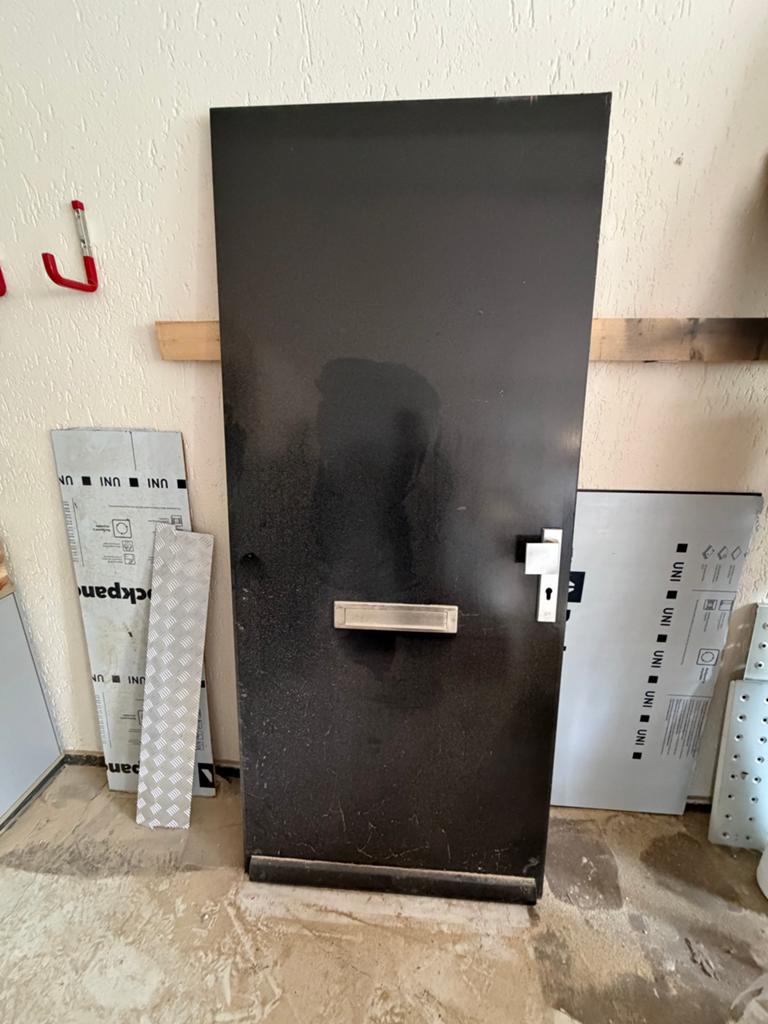 Masieve voordeur met 3 puntssluiting (2stuks), Ophalen, Gebruikt, 80 tot 100 cm, Buitendeur