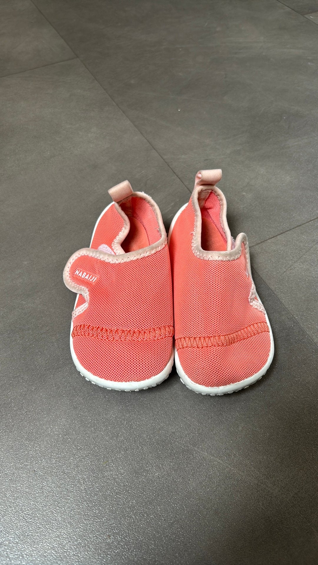 Nabaiji waterschoenen / zwemschoenen – maat 24/25, Meisje, ., Ophalen of Verzenden, Zo goed als nieuw
