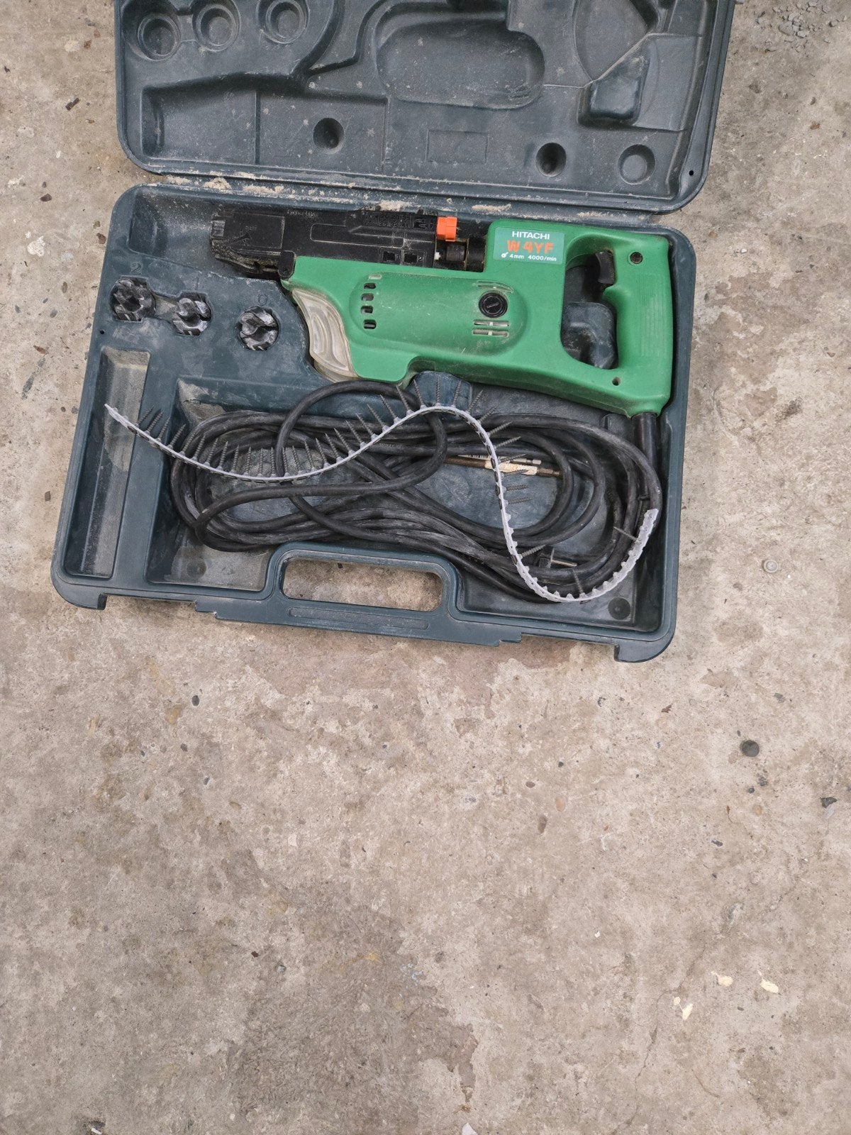 Hitachi W4YF Schroefmachine in koffer, Ophalen, Gebruikt, Variabele snelheid, Boor- en Schroefmachine