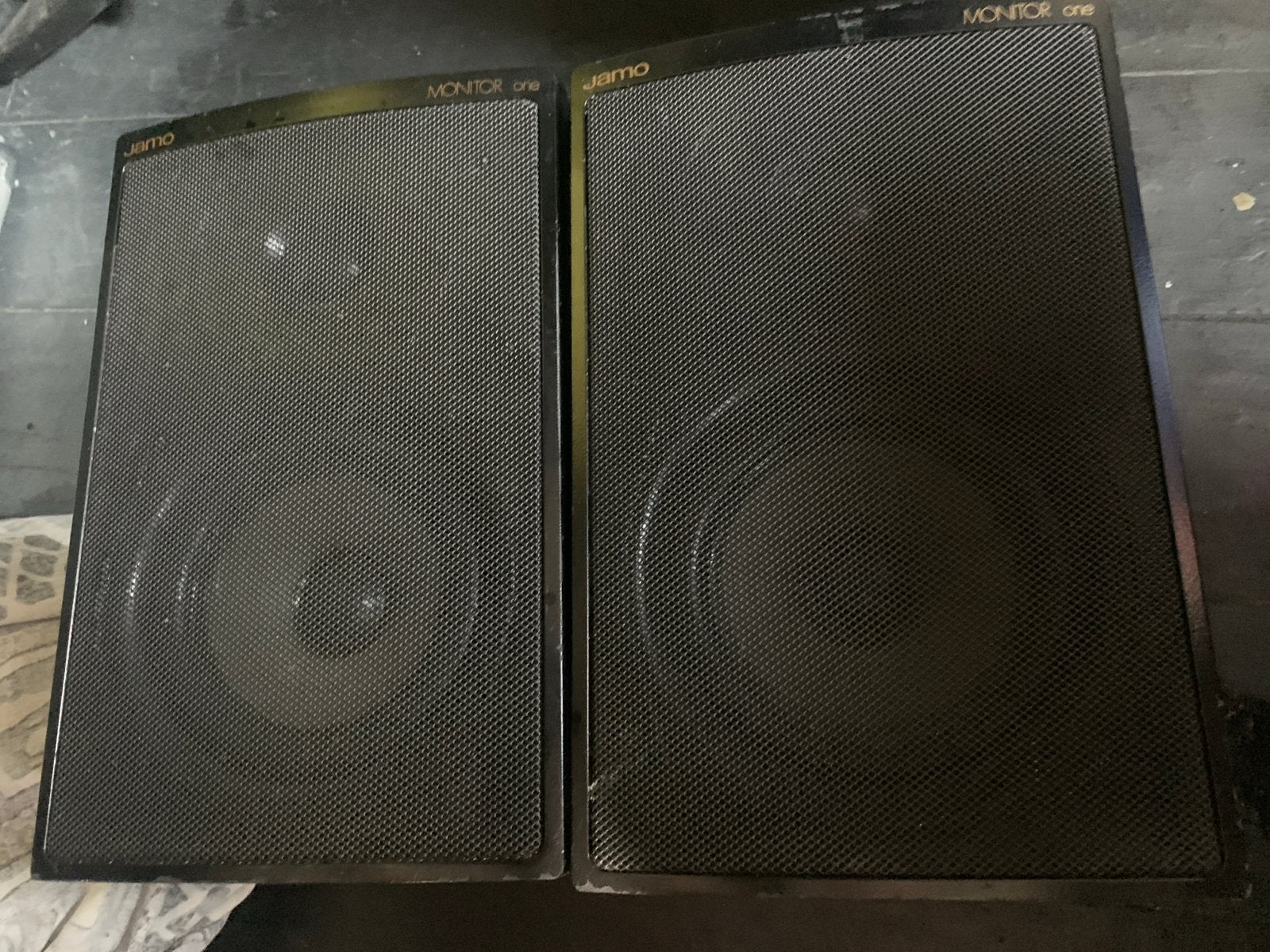 Jamo Monitor One Speakers - Made in Denmark