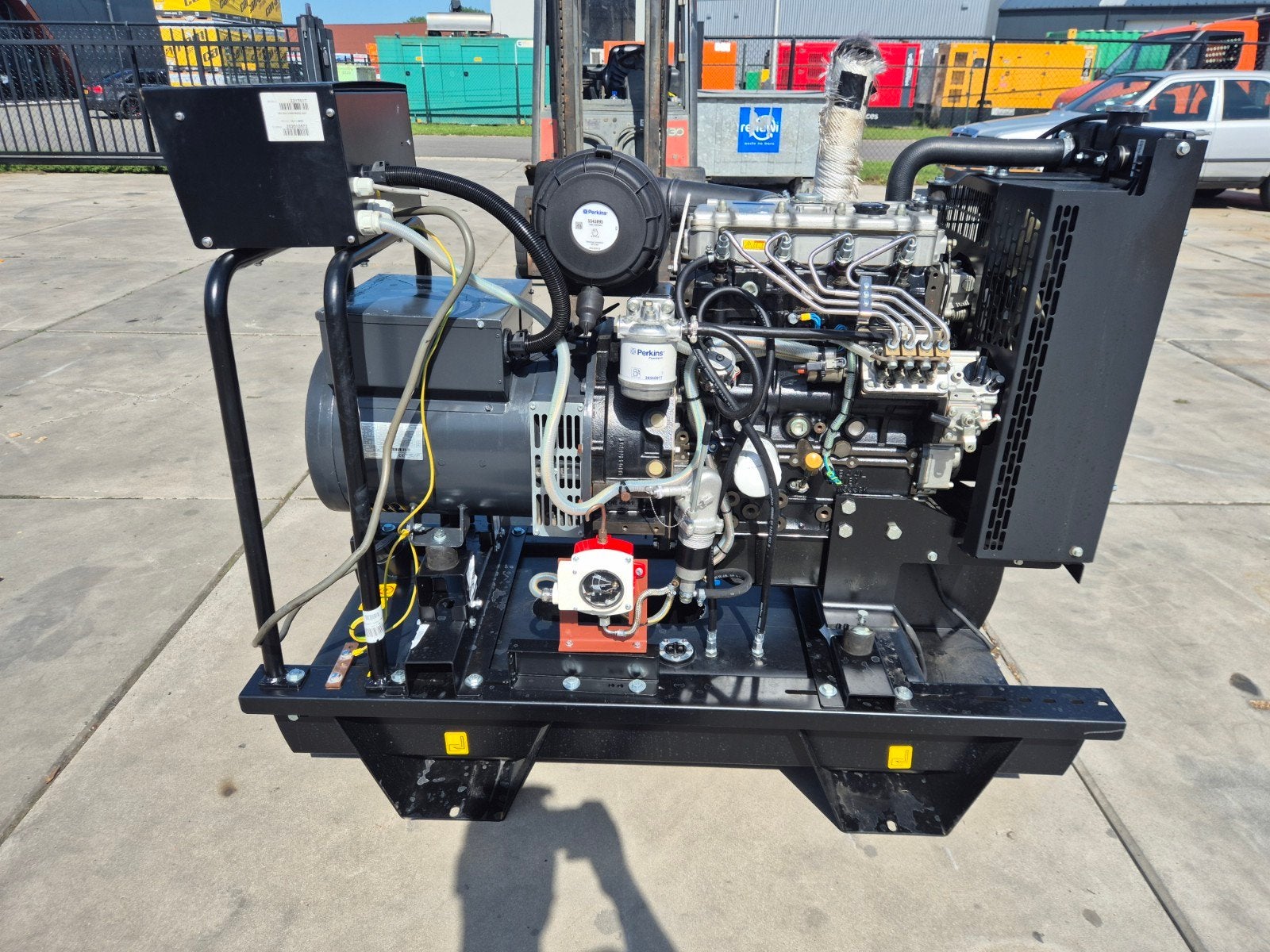 Perkins 20 kva 1800 draaiuren, Ophalen, Elektrisch startend, Dieselolie, Zo goed als nieuw