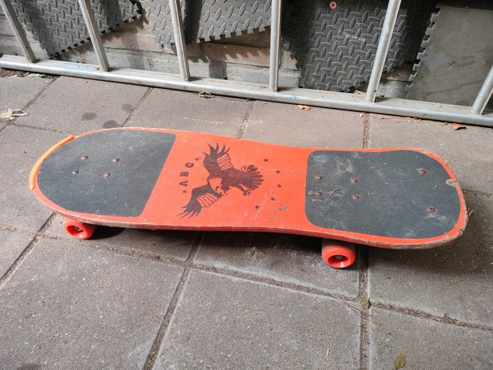 Oud maar nog werkend skateboard, Ophalen, Gebruikt, Skateboard