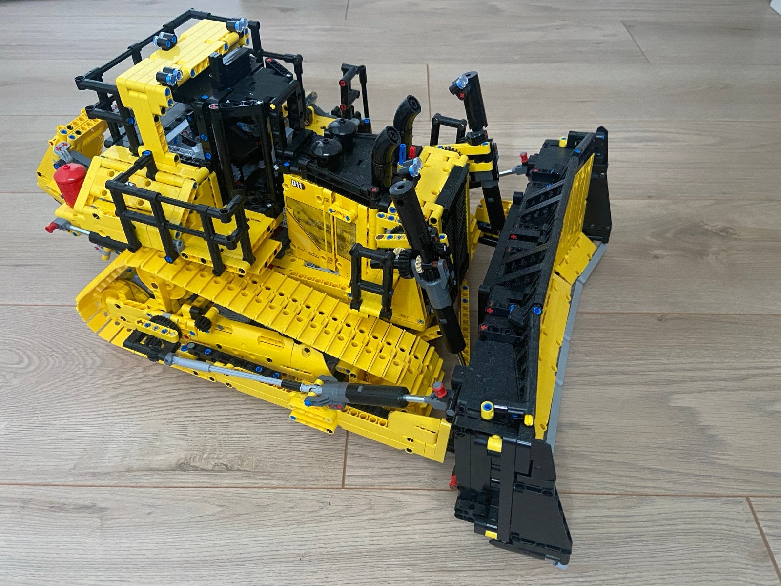 Lego Technic CAT D11 Bulldozer 42131 - Nieuwstaat, Ophalen of Verzenden, Nieuw, Overige merken